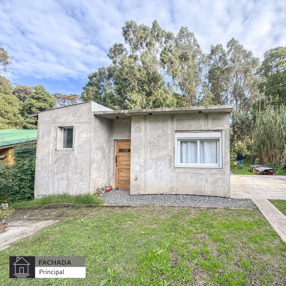 MODERNA CASA EN BOSQUE PERALTA RAMOS A UNA CUADRA DE LA PLAZA. MAR DEL PLATA