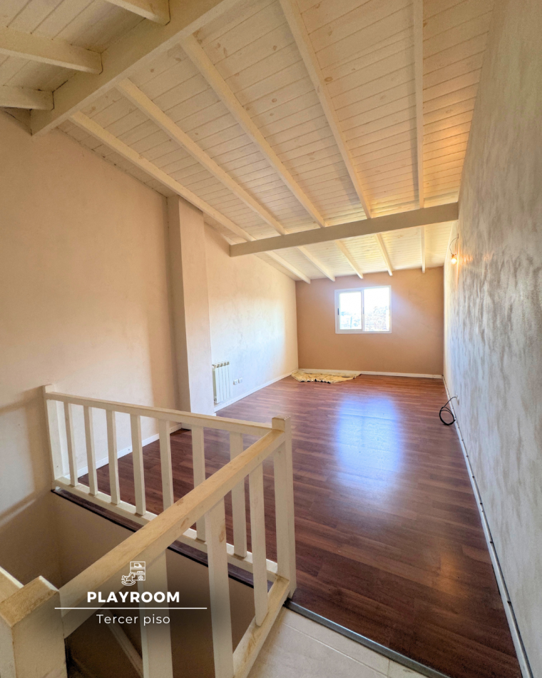 TRIPLEX DE 4 AMBIENTES CON COCHERA Y PATIO CON PARRILLA. MAR DEL PLATA.