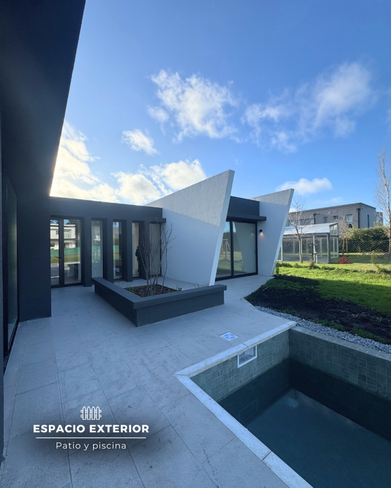 IMPERDIBLE CASA  ESTILO CONTEMPORANEO A ESTRENAR  BARRIO ARENAS DEL SUR 