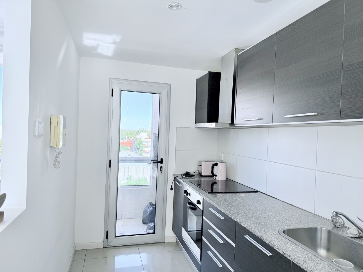 VENTA DEPARTAMENTO 2 AMBIENTES CON COCHERA, BALCON Y TERRAZA PRIVADA. MAR DEL PLATA