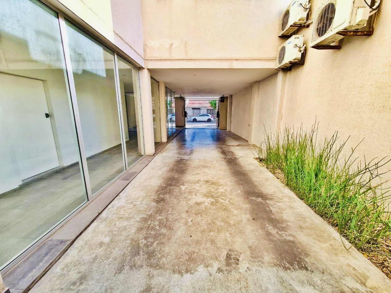 VENTA DEPARTAMENTO 2 AMBIENTES CON COCHERA, BALCON Y TERRAZA PRIVADA. MAR DEL PLATA