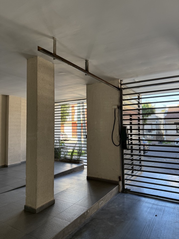 VENTA DEPARTAMENTO 2 AMBIENTES CON COCHERA, BALCON Y TERRAZA PRIVADA. MAR DEL PLATA