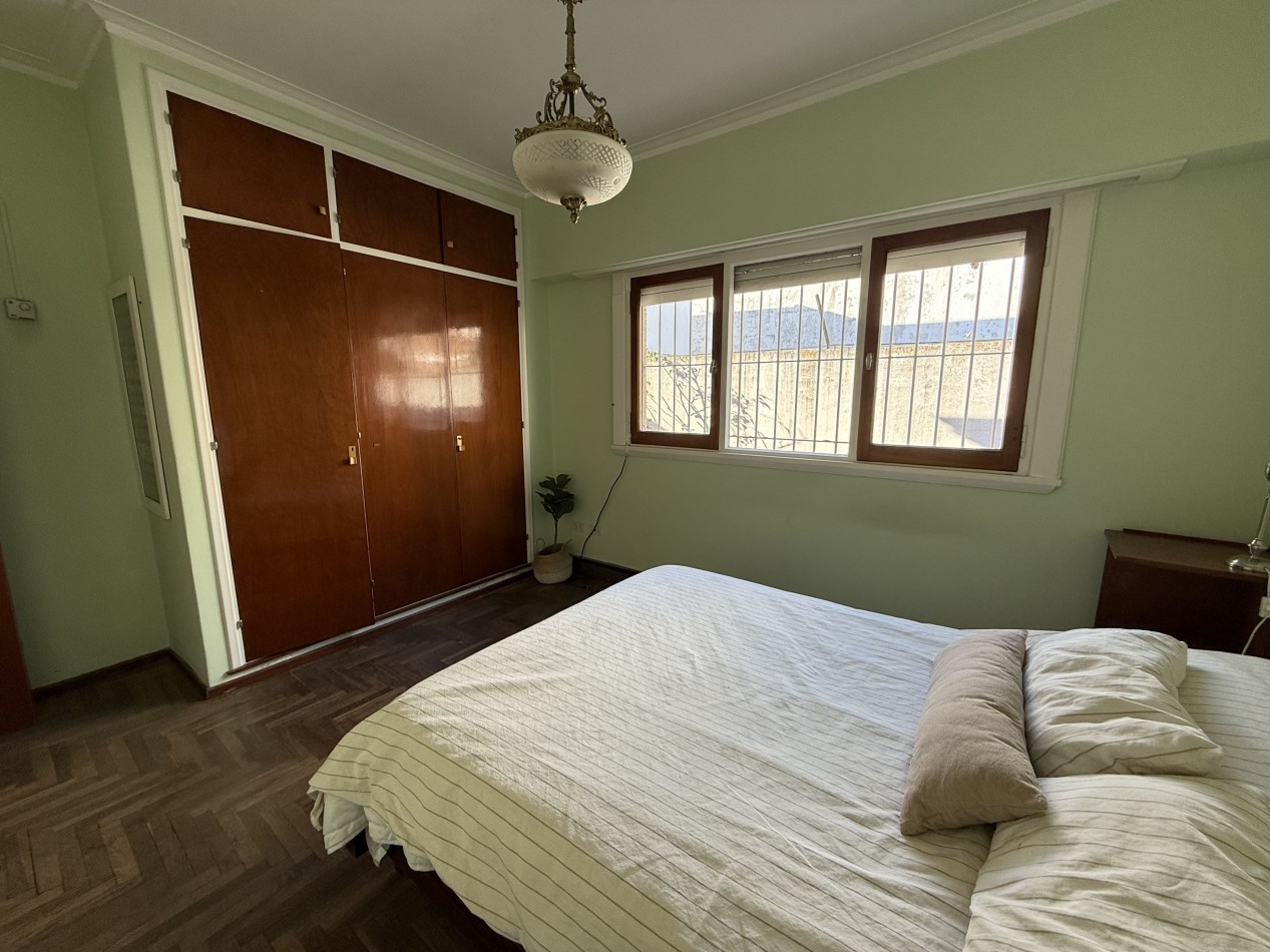 CHALET 3 AMBIENTES CON GARAGE, PATIO Y QUINCHO EN CHAUVIN. MAR DEL PLATA