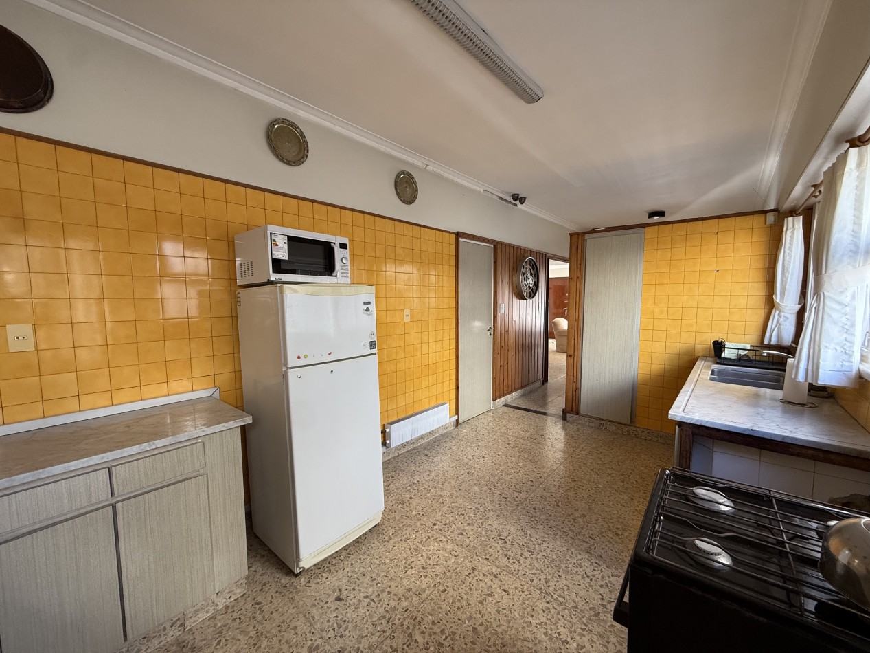 CHALET 3 AMBIENTES CON GARAGE, PATIO Y QUINCHO EN CHAUVIN. MAR DEL PLATA