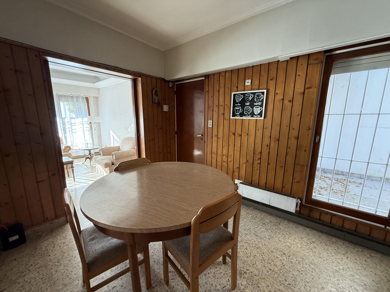 CHALET 3 AMBIENTES CON GARAGE, PATIO Y QUINCHO EN CHAUVIN. MAR DEL PLATA