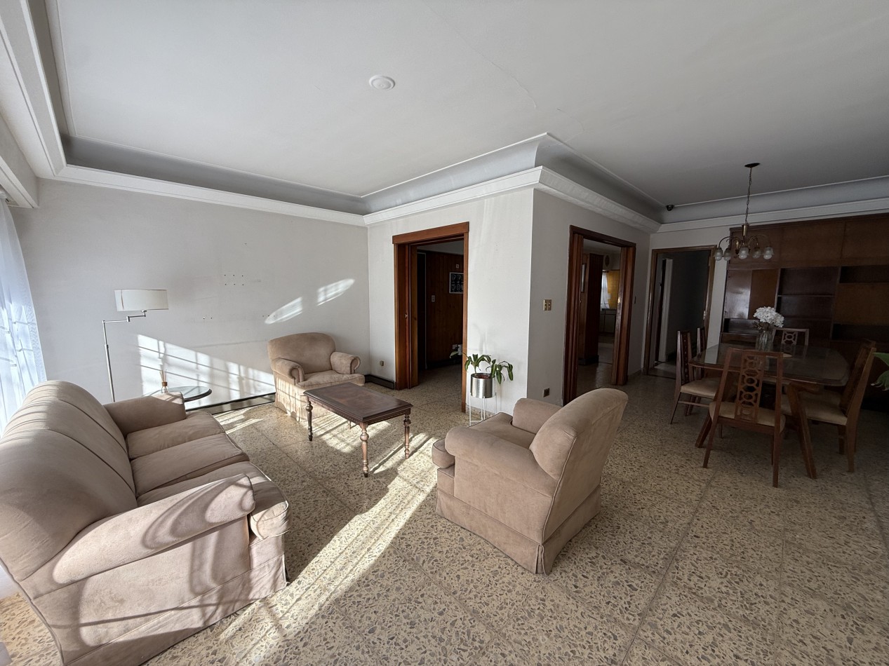 CHALET 3 AMBIENTES CON GARAGE, PATIO Y QUINCHO EN CHAUVIN. MAR DEL PLATA