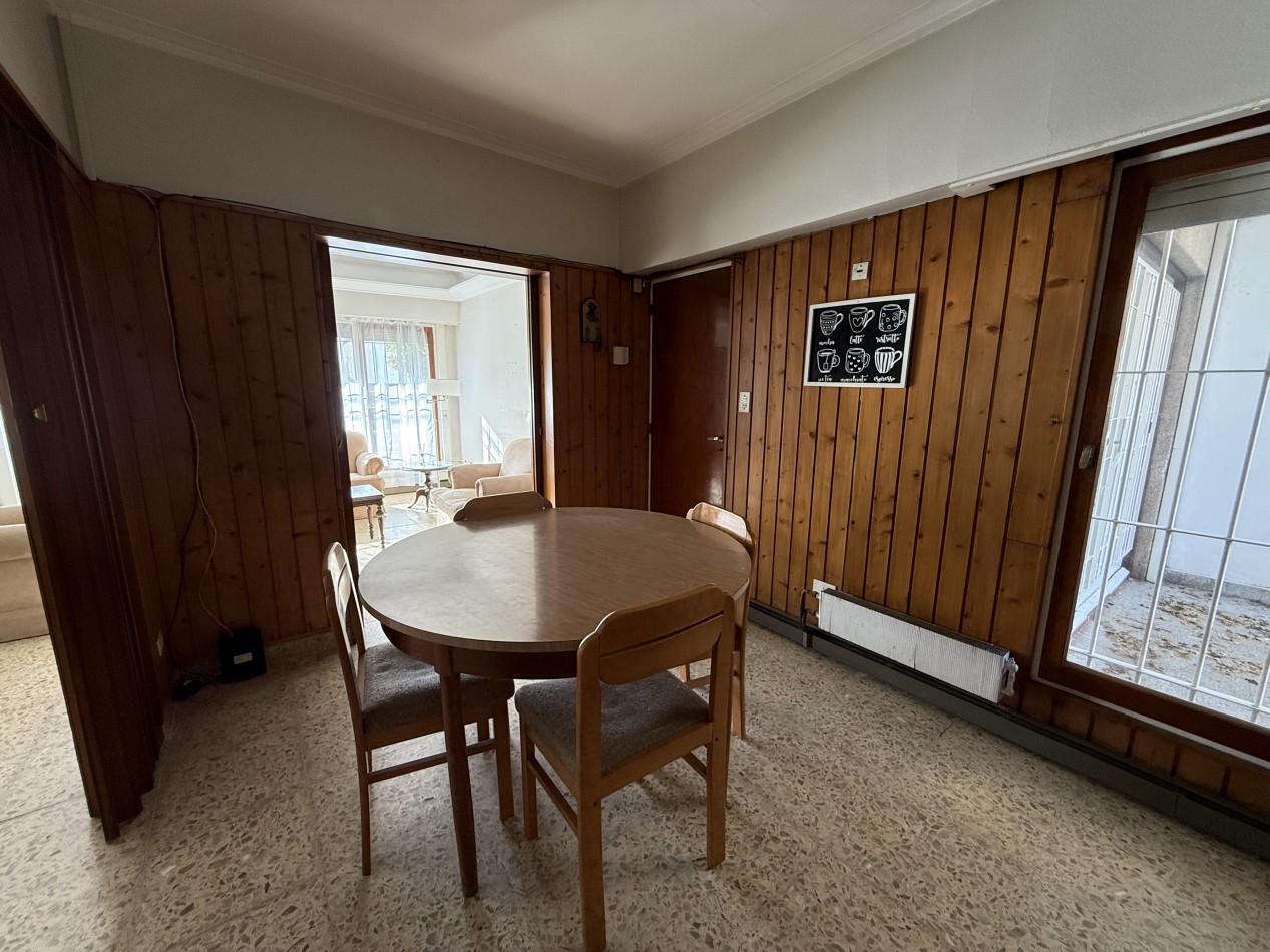 CHALET 3 AMBIENTES CON GARAGE, PATIO Y QUINCHO EN CHAUVIN. MAR DEL PLATA