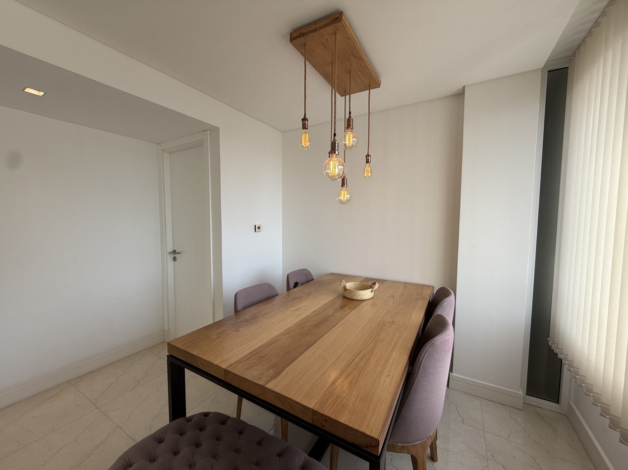 MODERNO SEMIPISO 2 AMBIENTES CON COCHERA Y BAULERA ZONA CHAUVIN. MAR DEL PLATA