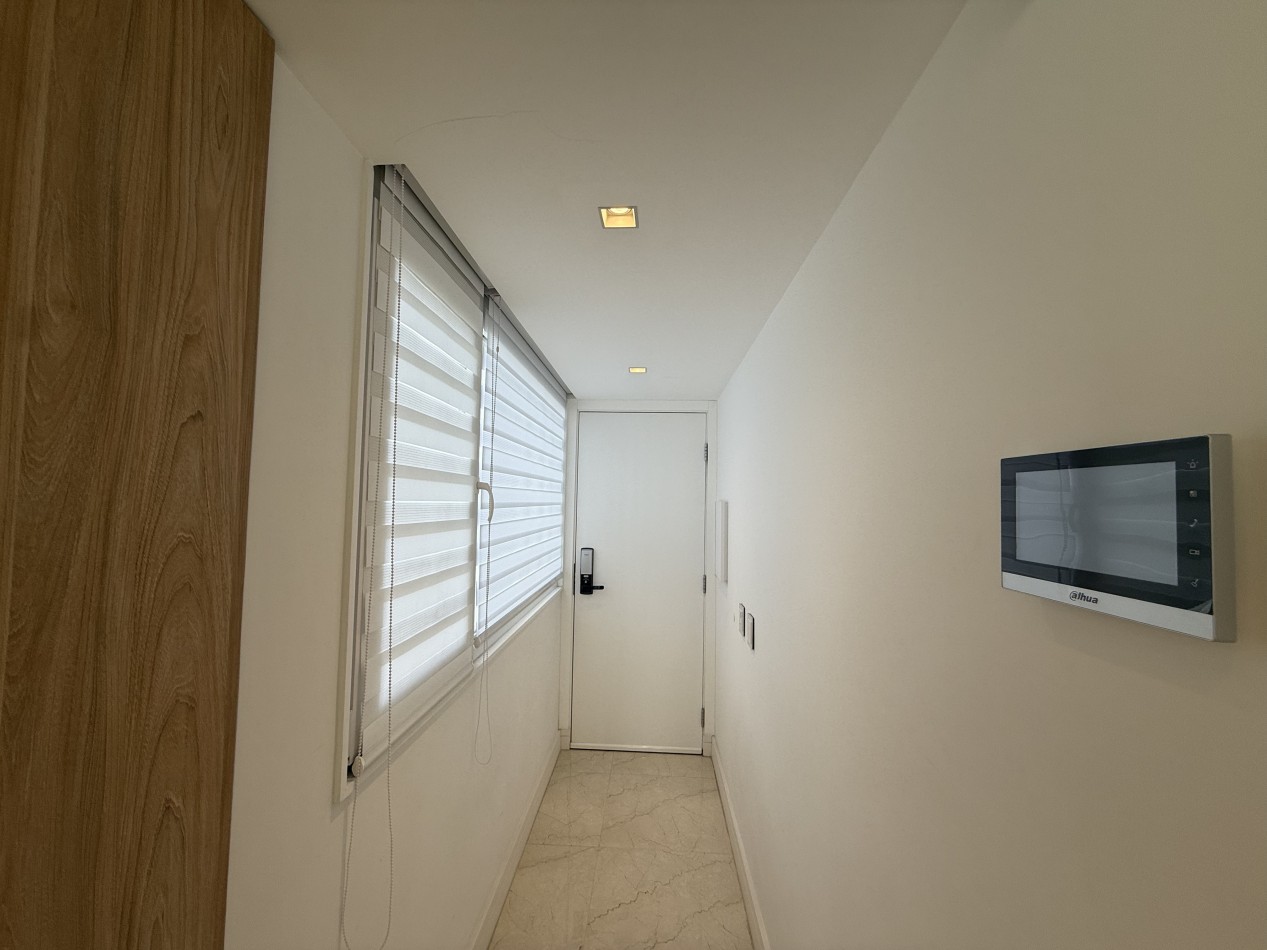 MODERNO SEMIPISO 2 AMBIENTES CON COCHERA Y BAULERA ZONA CHAUVIN. MAR DEL PLATA