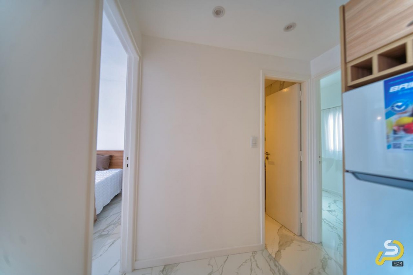 DEPARTAMENTO 3 AMBIENTES AL FRENTE CON BALCON TOTALMENTE EQUIPADO. MAR DEL PLATA