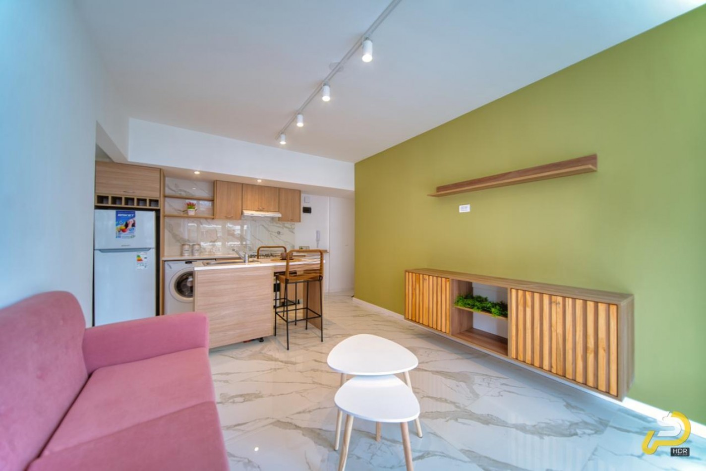 DEPARTAMENTO 3 AMBIENTES AL FRENTE CON BALCON TOTALMENTE EQUIPADO. MAR DEL PLATA