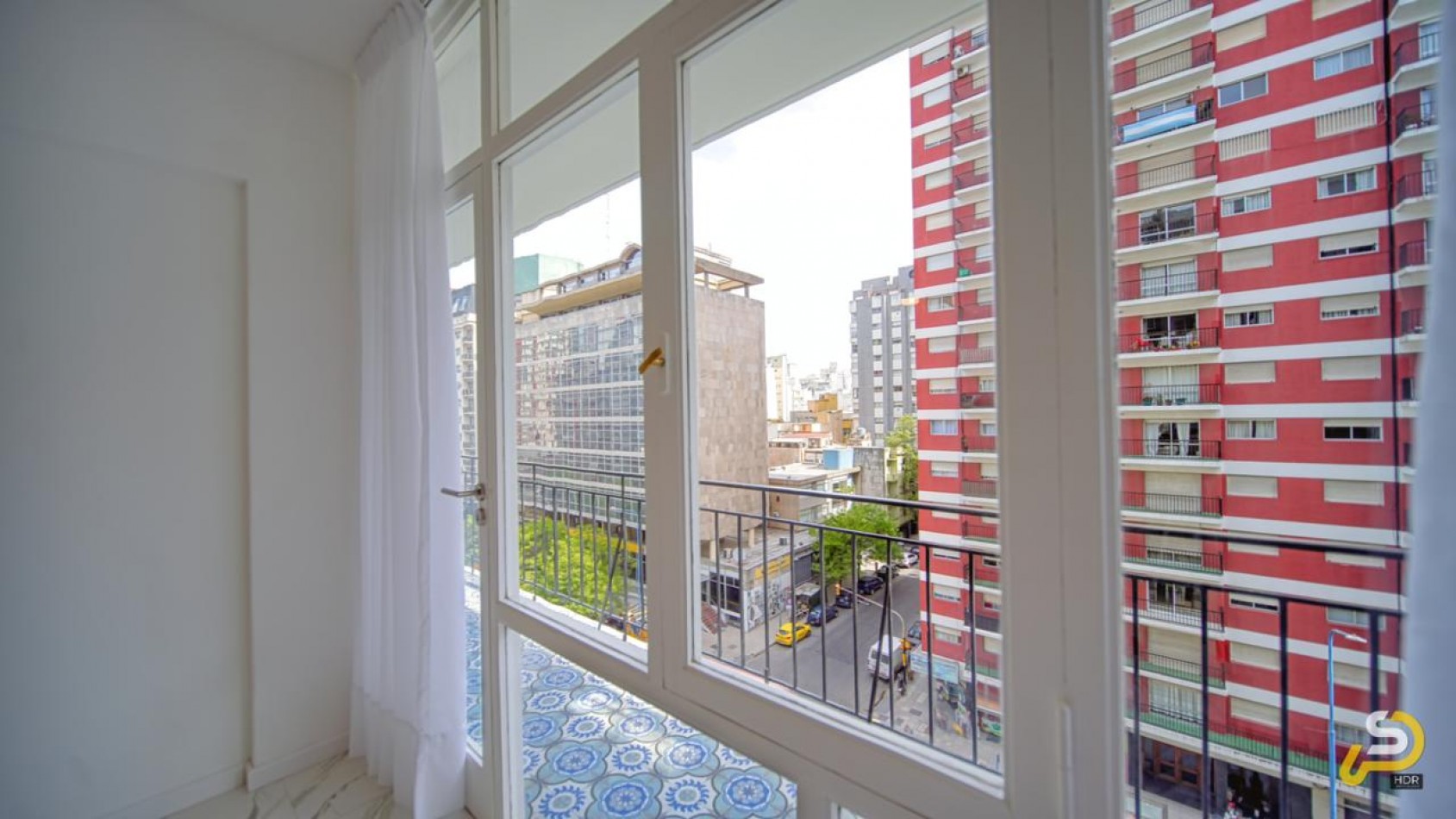 DEPARTAMENTO 3 AMBIENTES AL FRENTE CON BALCON TOTALMENTE EQUIPADO. MAR DEL PLATA