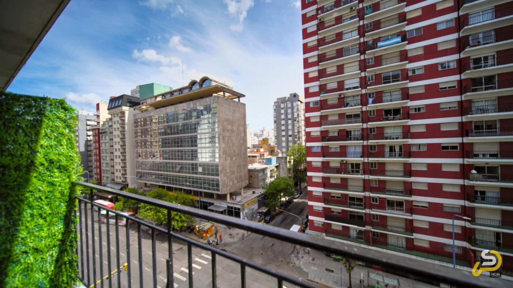 DEPARTAMENTO 3 AMBIENTES AL FRENTE CON BALCON TOTALMENTE EQUIPADO. MAR DEL PLATA