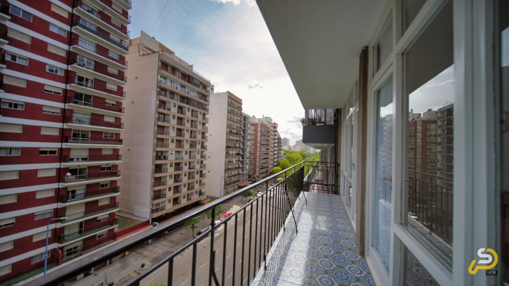 DEPARTAMENTO 3 AMBIENTES AL FRENTE CON BALCON TOTALMENTE EQUIPADO. MAR DEL PLATA