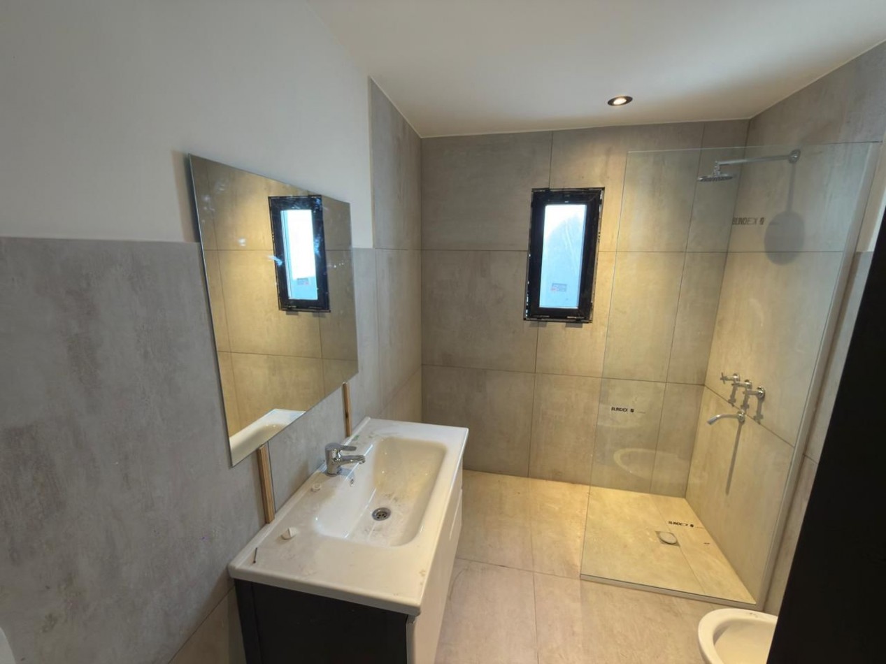 CASA RECICLADA CON PARQUE EN BARRIO SAN JOSE. MAR DEL PLATA