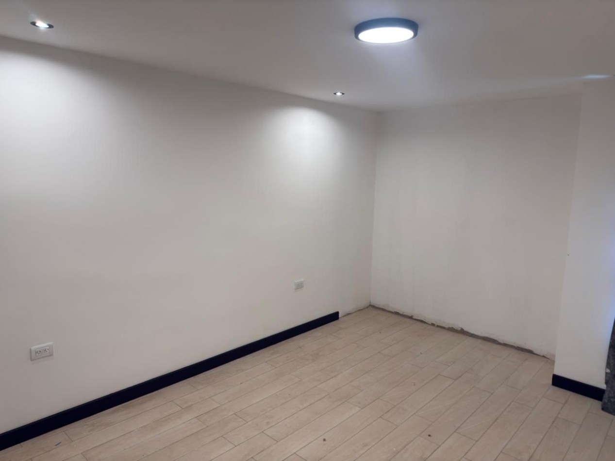 CASA RECICLADA CON PARQUE EN BARRIO SAN JOSE. MAR DEL PLATA