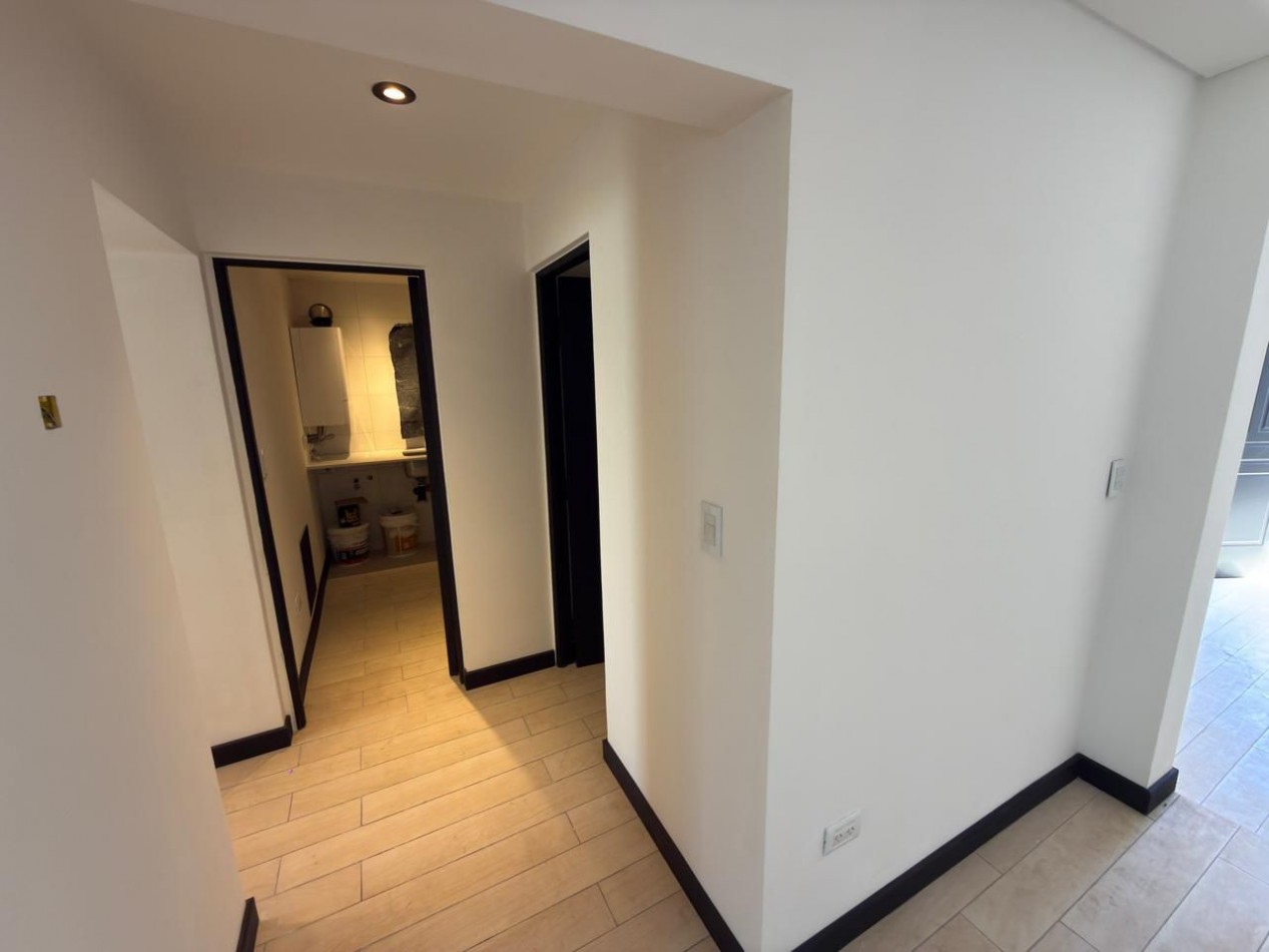 CASA RECICLADA CON PARQUE EN BARRIO SAN JOSE. MAR DEL PLATA