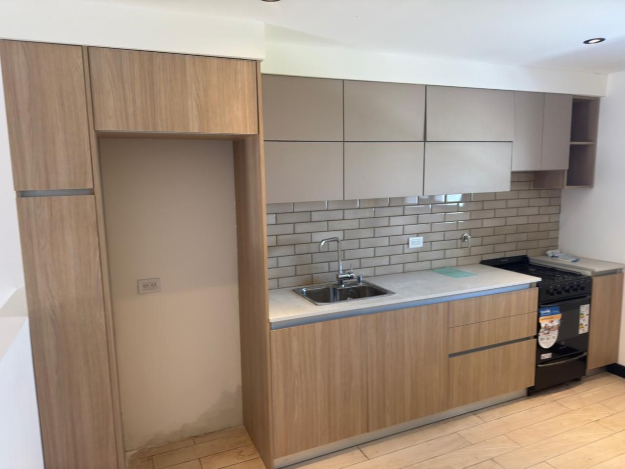 CASA RECICLADA CON PARQUE EN BARRIO SAN JOSE. MAR DEL PLATA