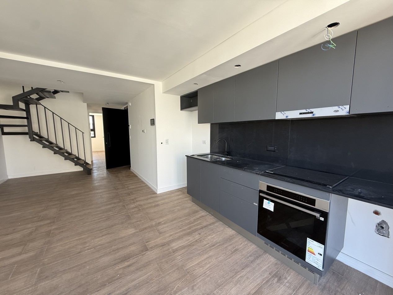 VENTA DEPARTAMENTO 2 AMBIENTES A ESTRENAR CON BALCON Y TERRAZA - EDIFICIO REDBRICKS. MAR DEL PLATA