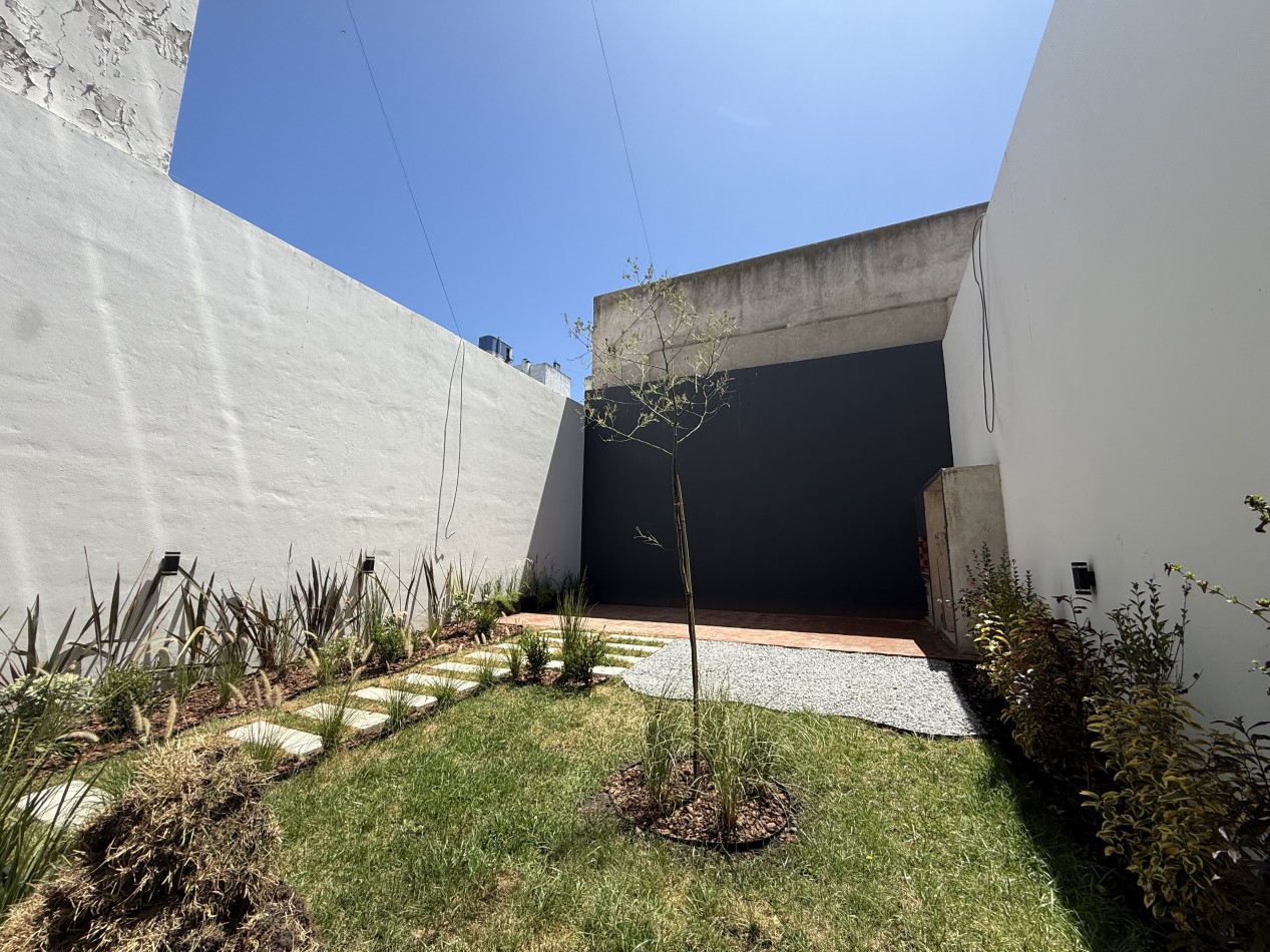 VENTA DEPARTAMENTO 2 AMBIENTES A ESTRENAR AMOBLADO Y CON BALCON -  TORRE REDBRICKS. MAR DEL PLATA