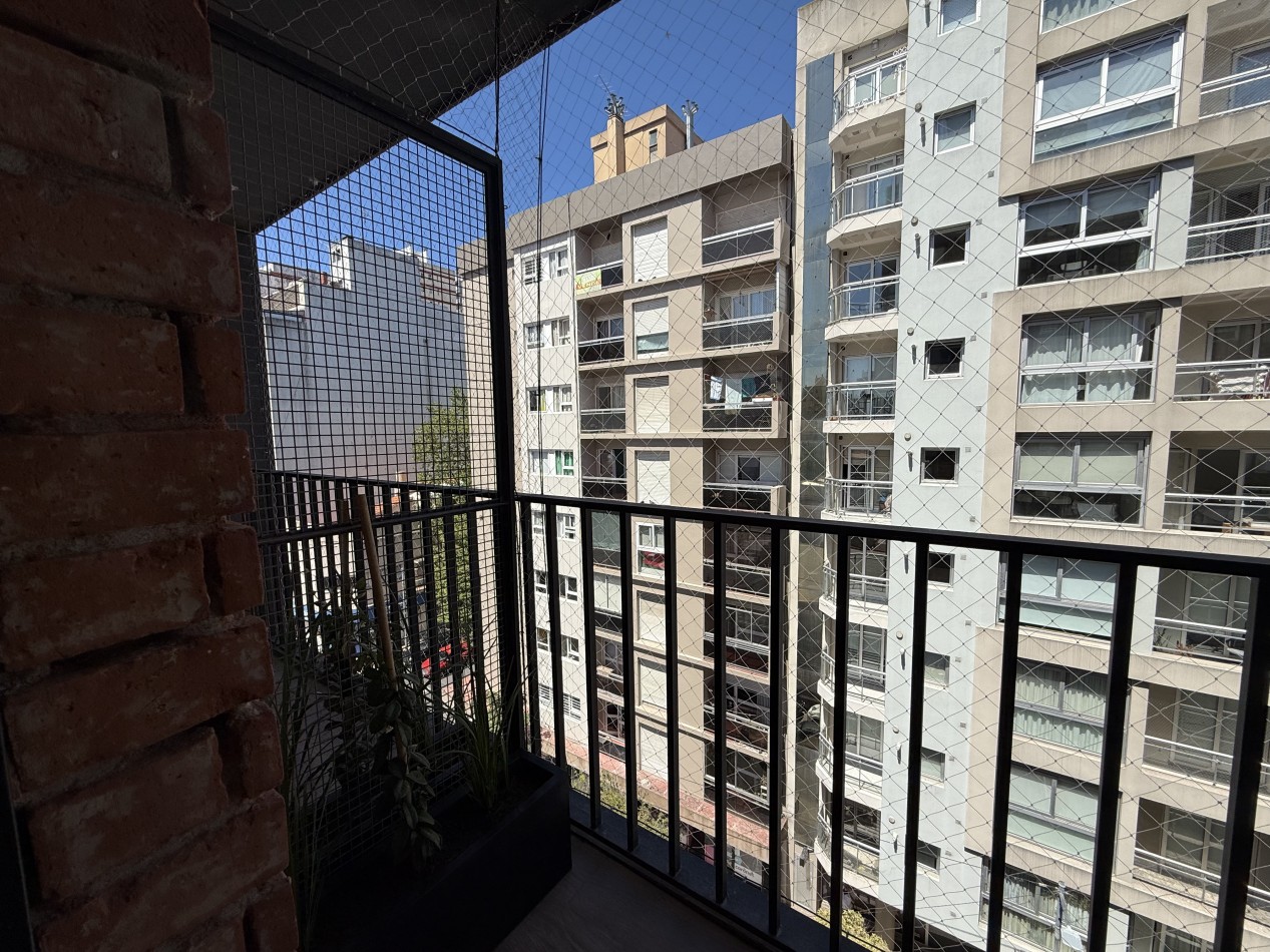 VENTA DEPARTAMENTO 2 AMBIENTES A ESTRENAR AMOBLADO Y CON BALCON -  TORRE REDBRICKS. MAR DEL PLATA