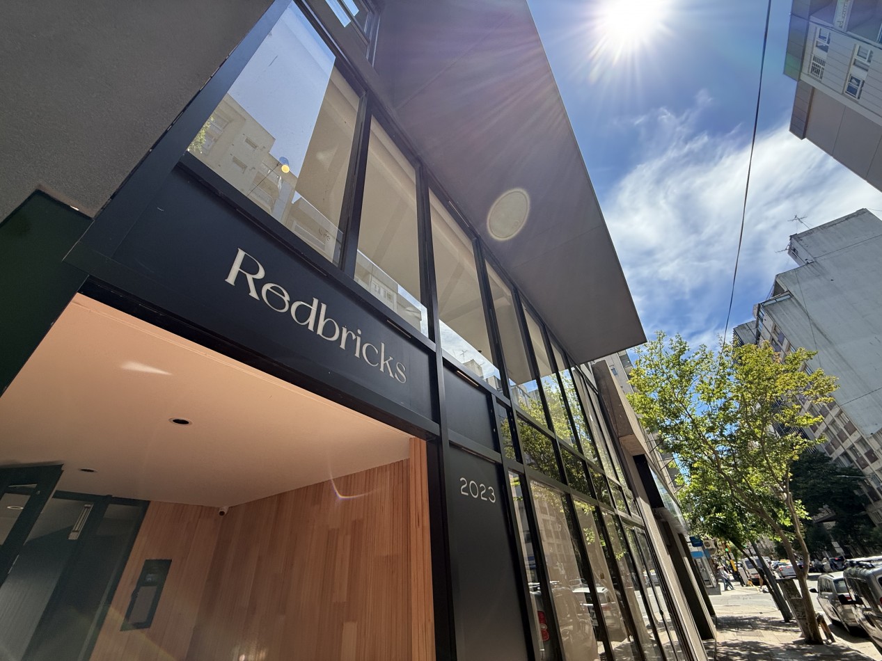 VENTA DEPARTAMENTO 2 AMBIENTES A ESTRENAR AMOBLADO Y CON BALCON -  TORRE REDBRICKS. MAR DEL PLATA