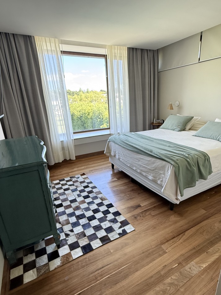 CASA DE CATEGORIA EN BARRIO PRIVADO ARENAS DEL SUR. MAR DEL PLATA