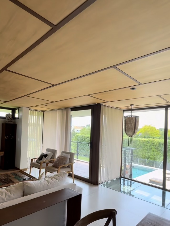 CASA DE CATEGORIA EN BARRIO PRIVADO ARENAS DEL SUR. MAR DEL PLATA