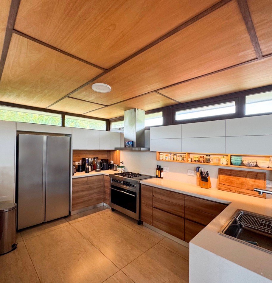 CASA DE CATEGORIA EN BARRIO PRIVADO ARENAS DEL SUR. MAR DEL PLATA