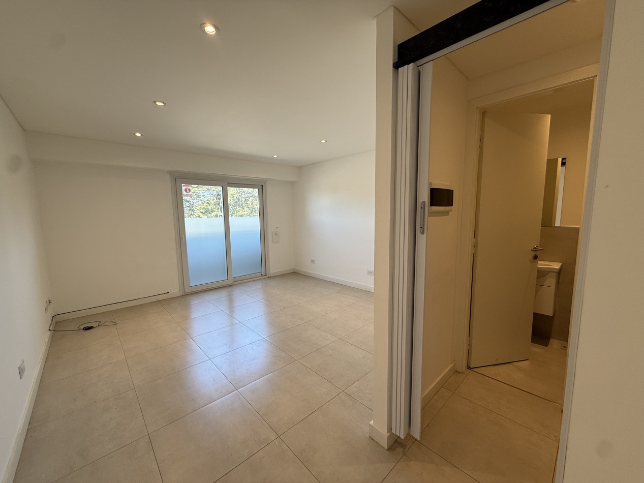 OFICINA EN ALQUILER SIN EXPENSAS SOBRE AV. JUAN B JUSTO. MAR DEL PLATA