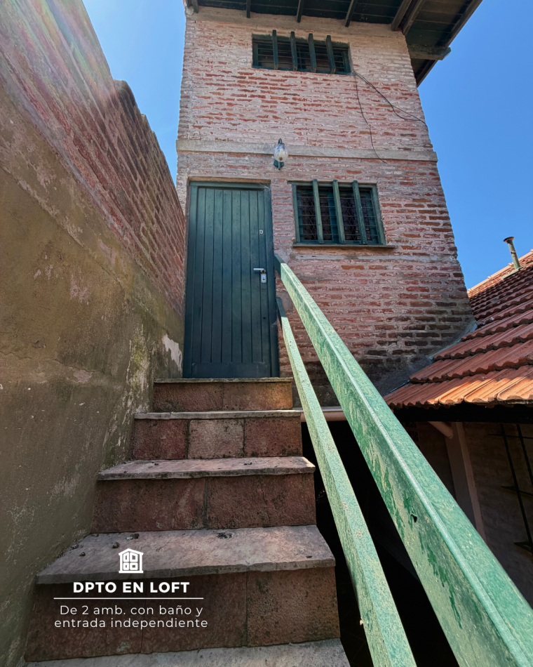 CASA DE TRES AMBIENTES CON DEPENDENCIA Y PARQUE - ZONA LOS PINARES 