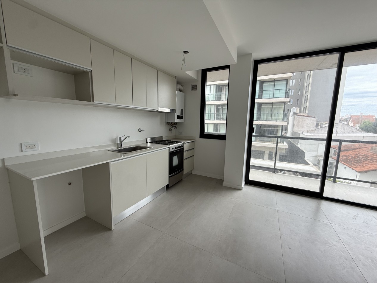 VENTA DEPARTAMENTO 2 AMBIENTES DE CATEGORIA CON COCHERA Y AMENITIES EN GUEMES. MAR DEL PLATA