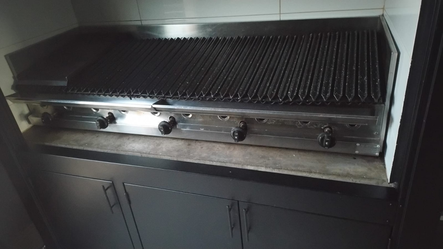 VENTA DEPARTAMENTO 2 AMBIENTES DE CATEGORIA CON COCHERA Y AMENITIES EN GUEMES. MAR DEL PLATA