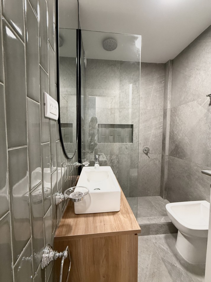 VENTA DEPARTAMENTO 3 AMBIENTES RECICLADO Y AMOBLADO CON BALCON. MAR DEL PLATA