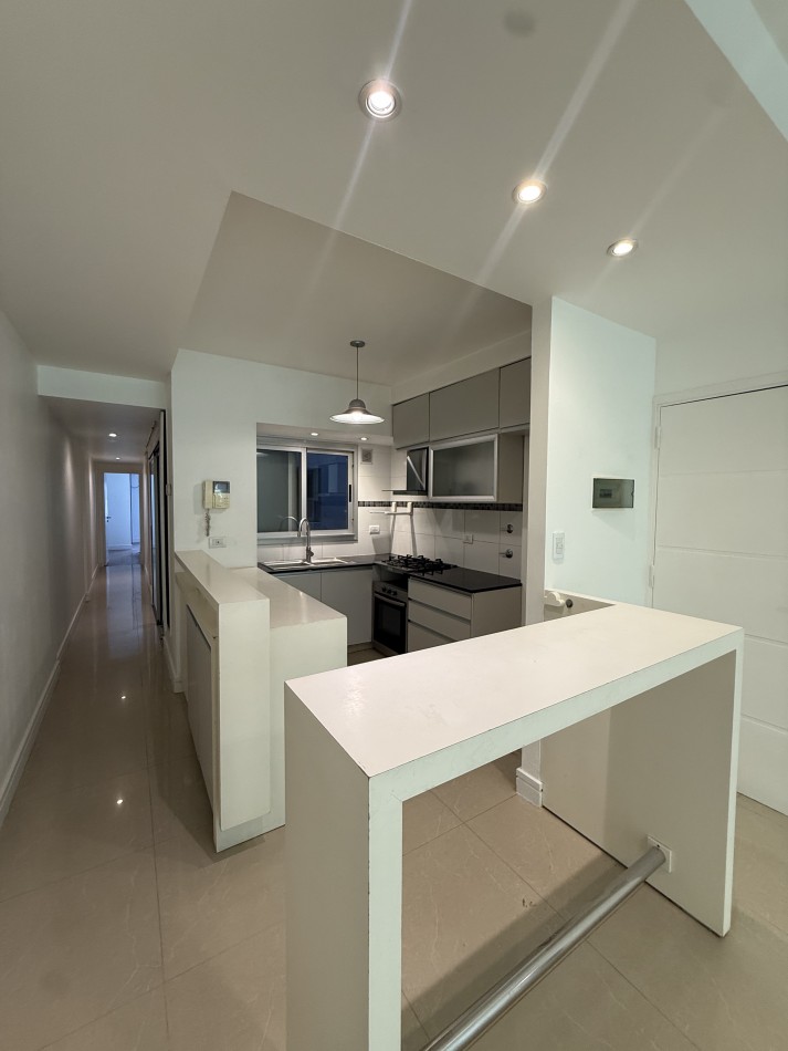 VENTA DEPARTAMENTO 3 AMBIENTES EN EDIFICIO LINEHOUSE CON COCHERA - PLAZA MITRE. MAR DEL PLATA