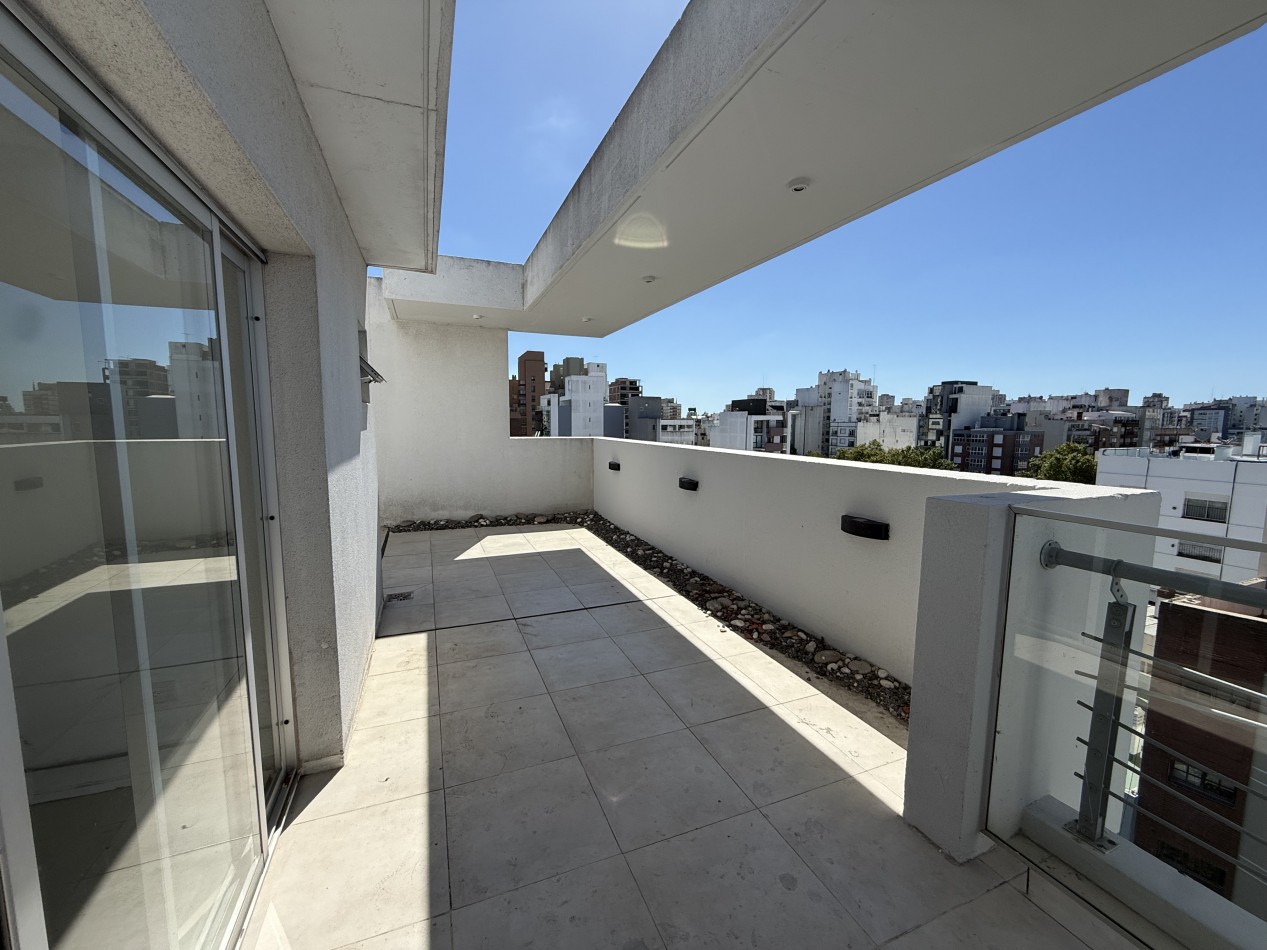 VENTA DEPARTAMENTO 3 AMBIENTES EN EDIFICIO LINEHOUSE CON COCHERA - PLAZA MITRE. MAR DEL PLATA