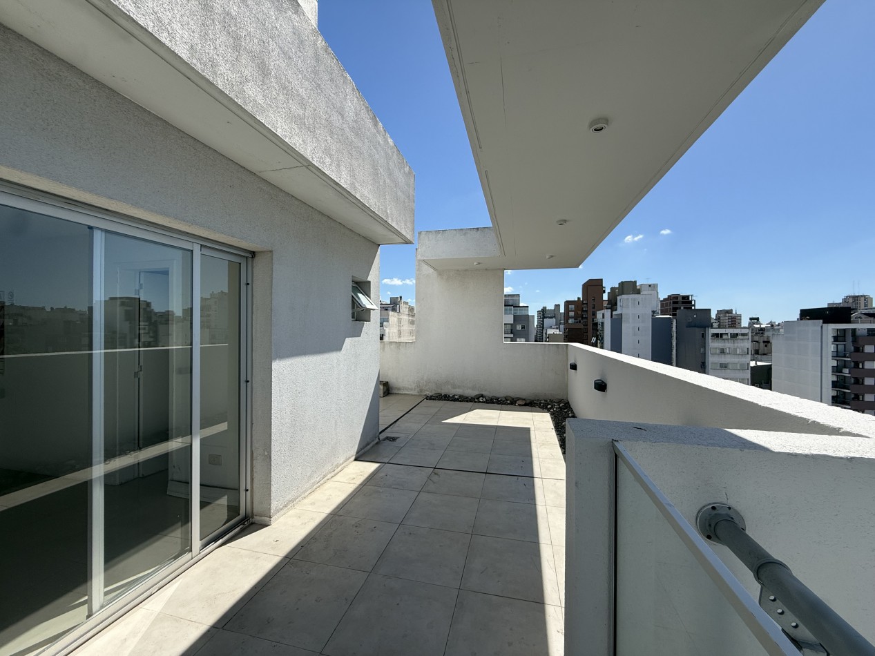 VENTA DEPARTAMENTO 3 AMBIENTES EN EDIFICIO LINEHOUSE CON COCHERA - PLAZA MITRE. MAR DEL PLATA