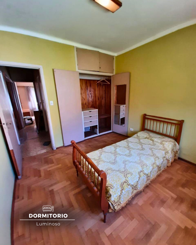 CHALET SOBRE AV PASO, BARRIO CHAUVIN  