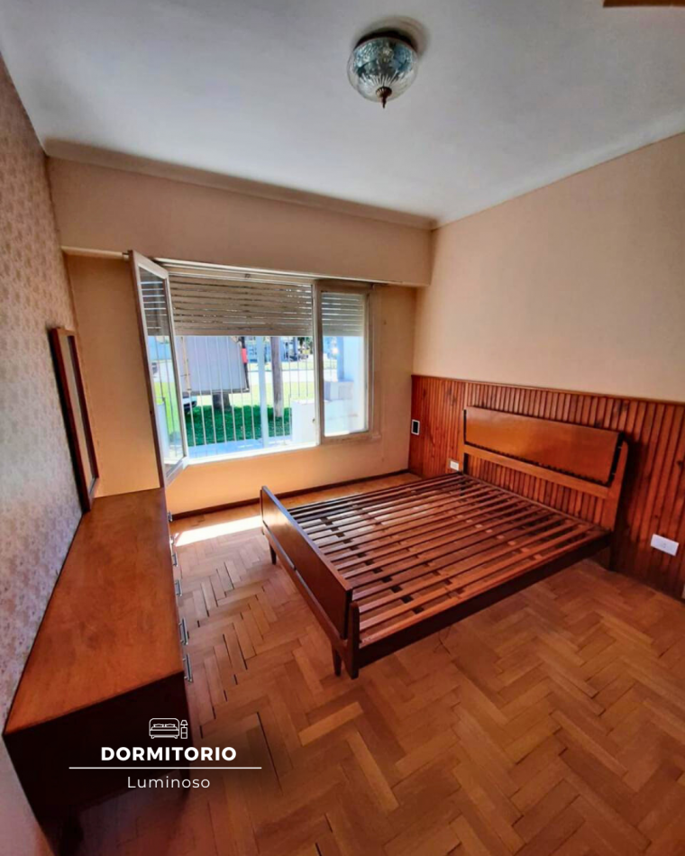 CHALET SOBRE AV PASO, BARRIO CHAUVIN  