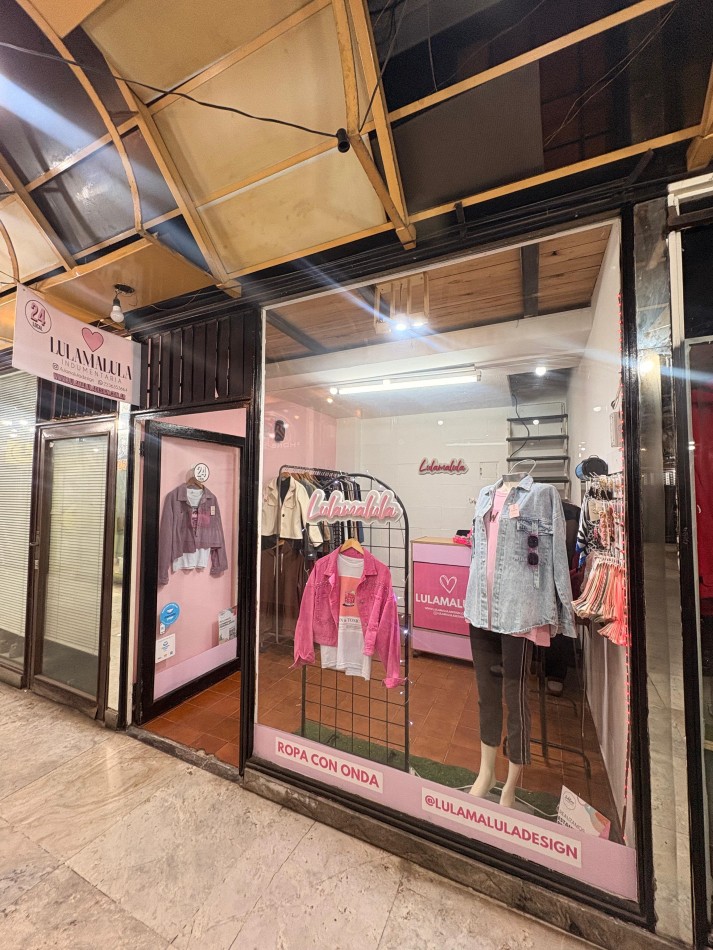 Venta local en galeria - Apto a credito. Mar del Plata