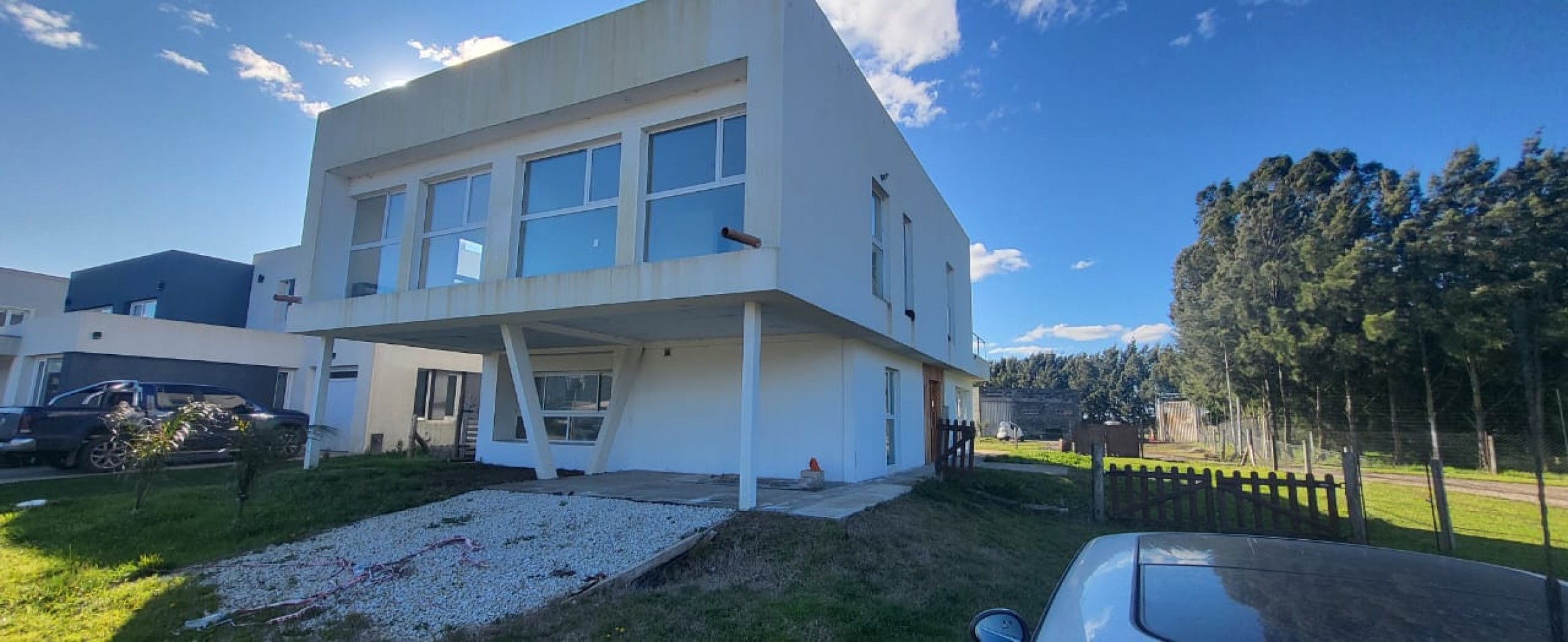 VENTA MODERNA CASA EN BARRIO PRIVADO TIERRAS DEL MAR. MAR DEL PLATA