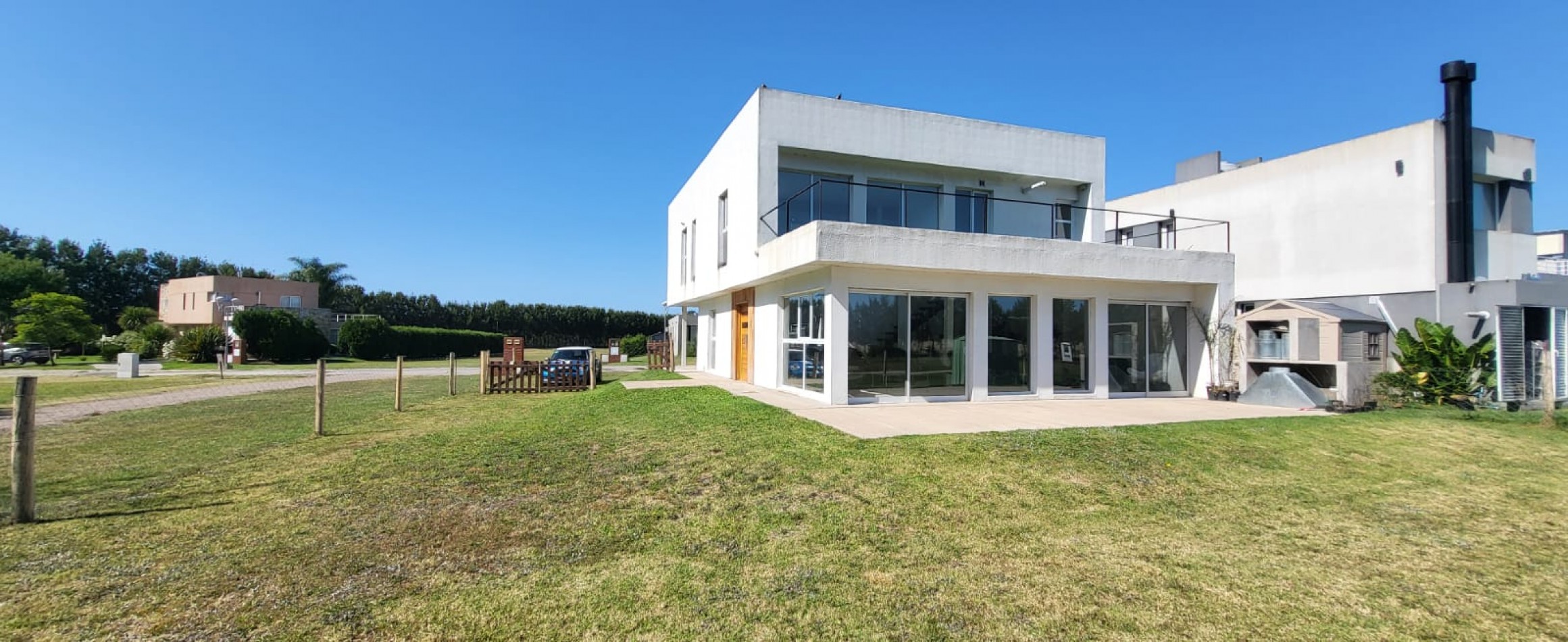 VENTA MODERNA CASA EN BARRIO PRIVADO TIERRAS DEL MAR. MAR DEL PLATA