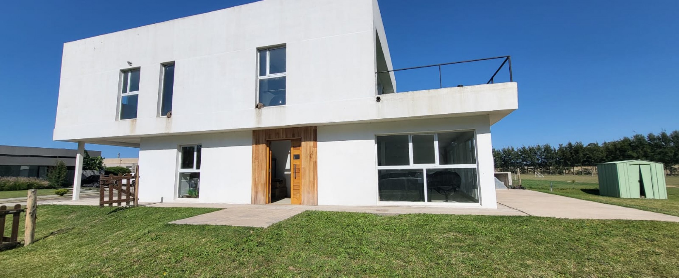 VENTA MODERNA CASA EN BARRIO PRIVADO TIERRAS DEL MAR. MAR DEL PLATA