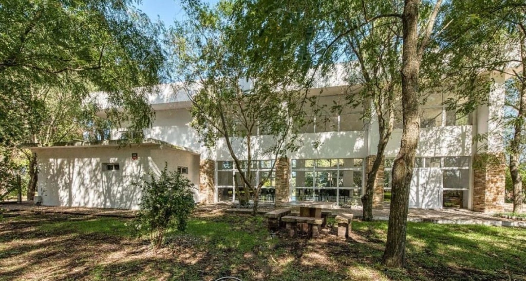 VENTA MODERNA CASA EN BARRIO PRIVADO TIERRAS DEL MAR. MAR DEL PLATA