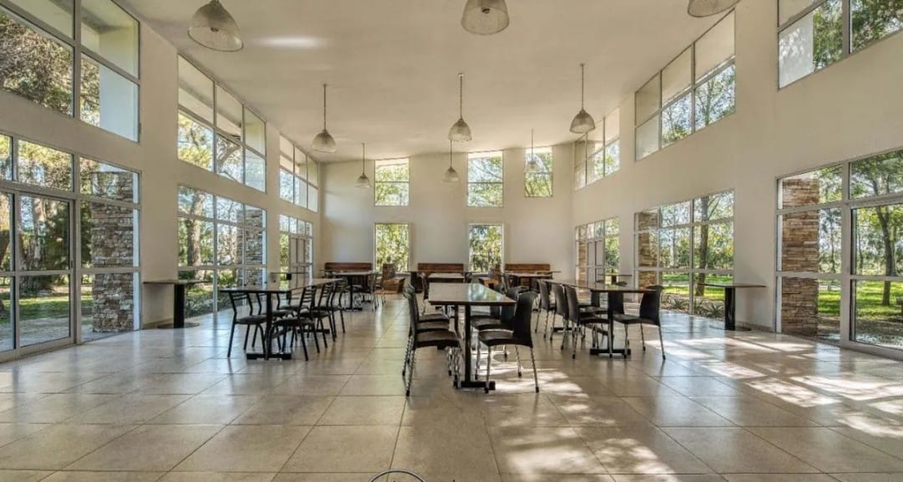 VENTA MODERNA CASA EN BARRIO PRIVADO TIERRAS DEL MAR. MAR DEL PLATA