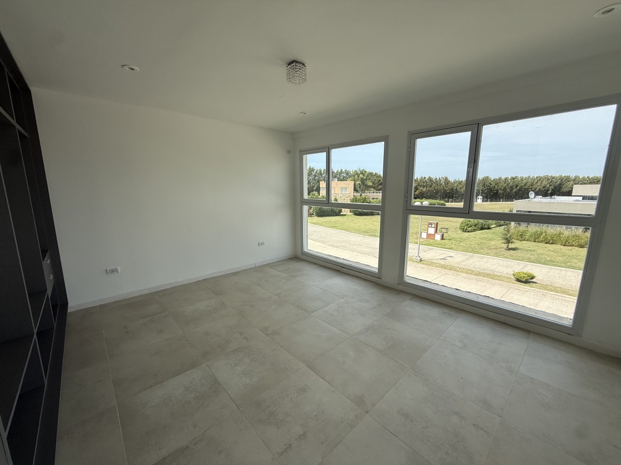 VENTA MODERNA CASA EN BARRIO PRIVADO TIERRAS DEL MAR. MAR DEL PLATA