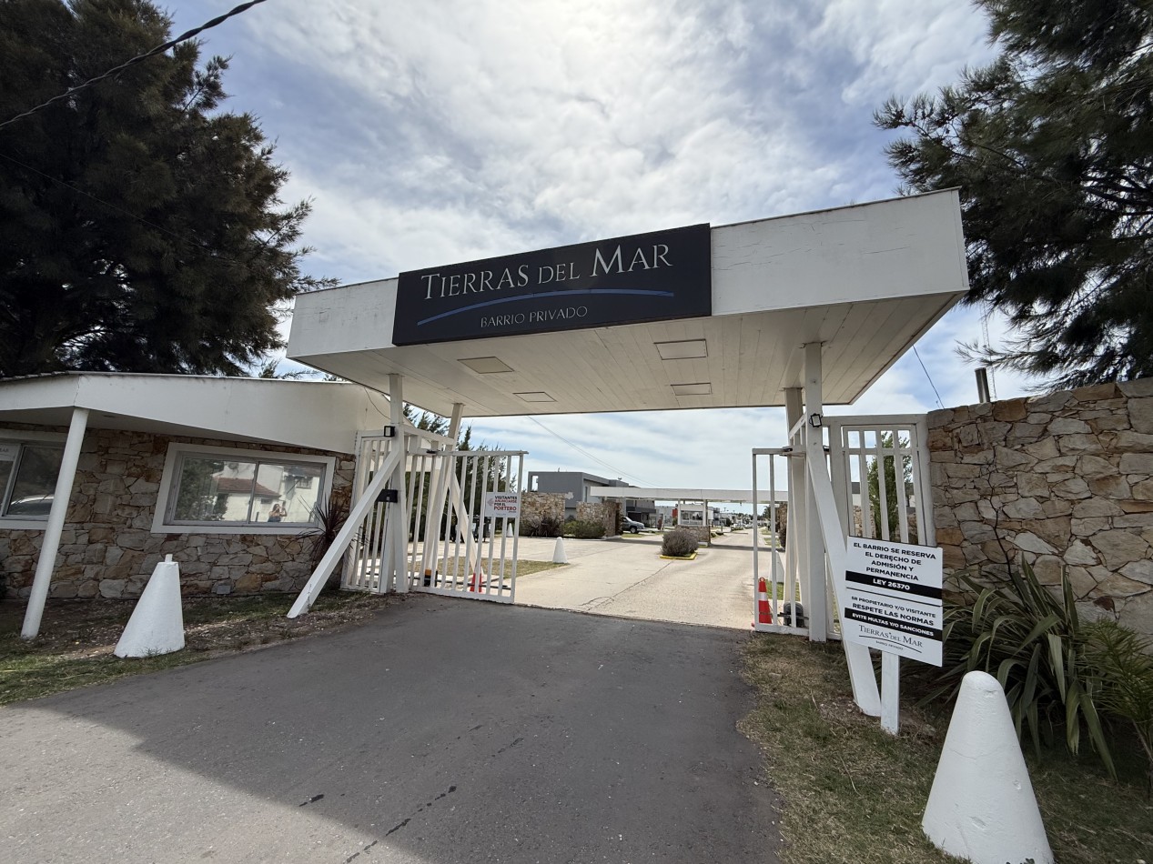 VENTA MODERNA CASA EN BARRIO PRIVADO TIERRAS DEL MAR. MAR DEL PLATA