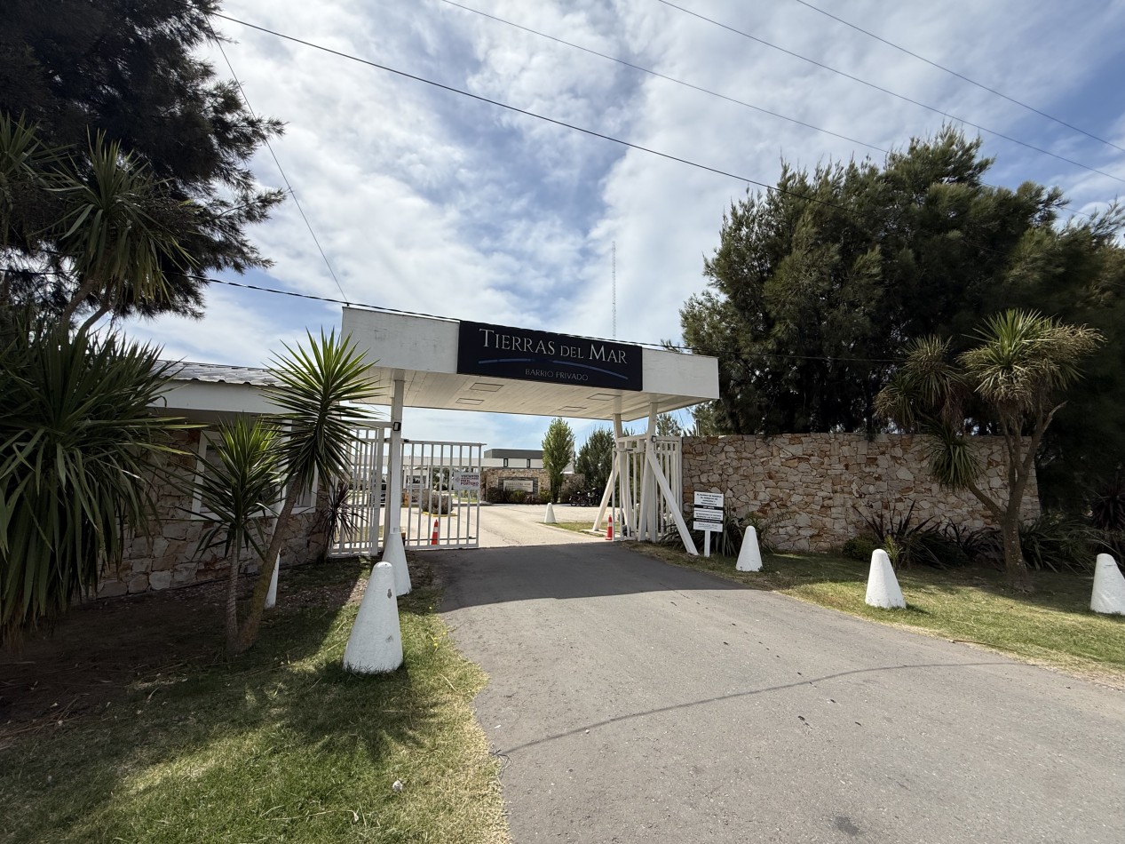 VENTA MODERNA CASA EN BARRIO PRIVADO TIERRAS DEL MAR. MAR DEL PLATA