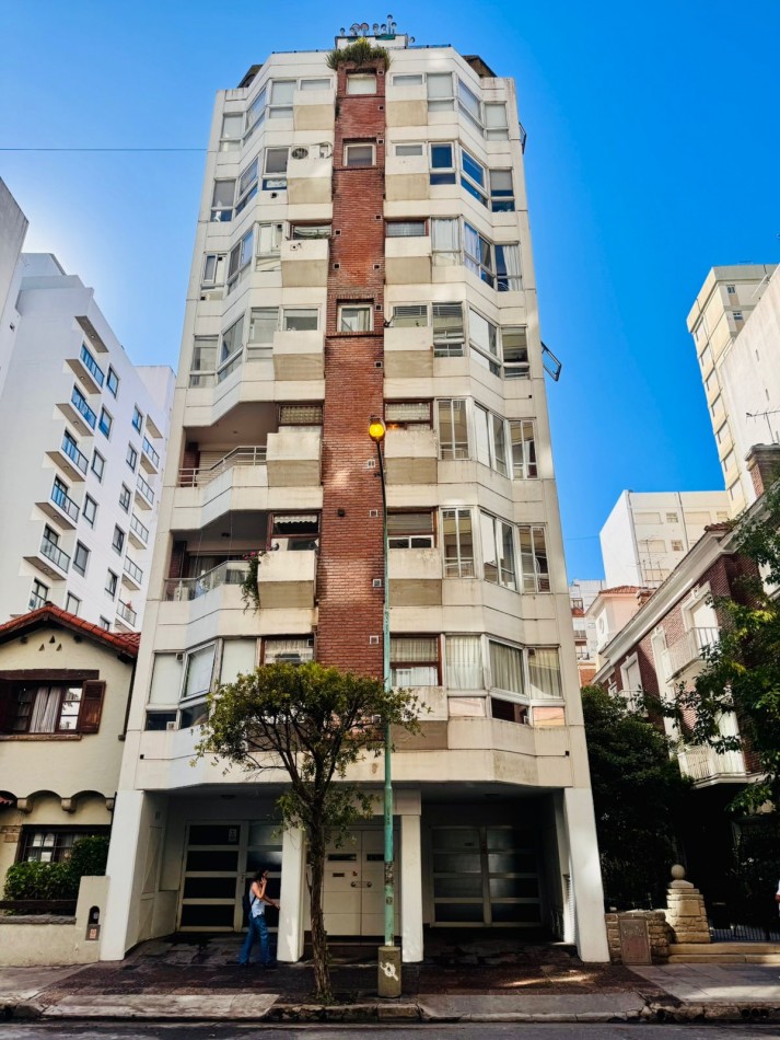 EXCLUSIVO PISO COMPLETO 4 AMBIENTES CON COCHERA Y MONOAMBIENTE - APTO CREDITO. MAR DEL PLATA