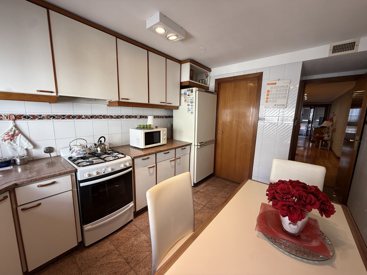EXCLUSIVO PISO COMPLETO 4 AMBIENTES CON COCHERA Y MONOAMBIENTE - APTO CREDITO. MAR DEL PLATA